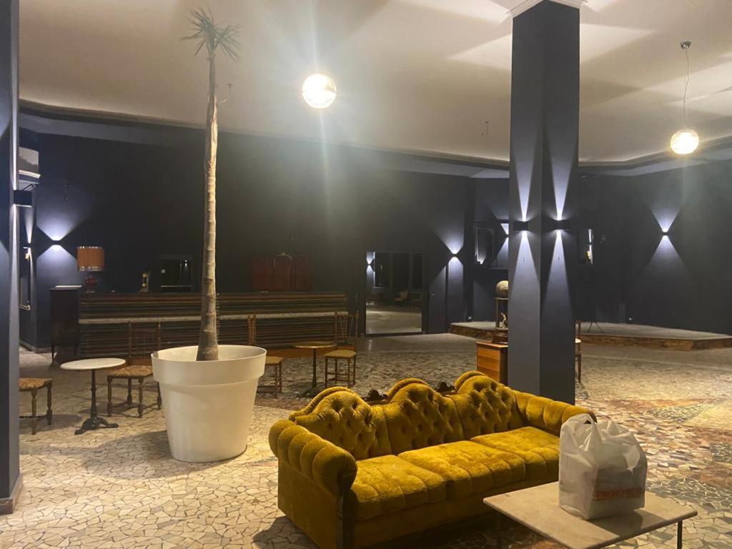 Sbarcatore Dei Turchi Hotel บรูโกลี ภายนอก รูปภาพ