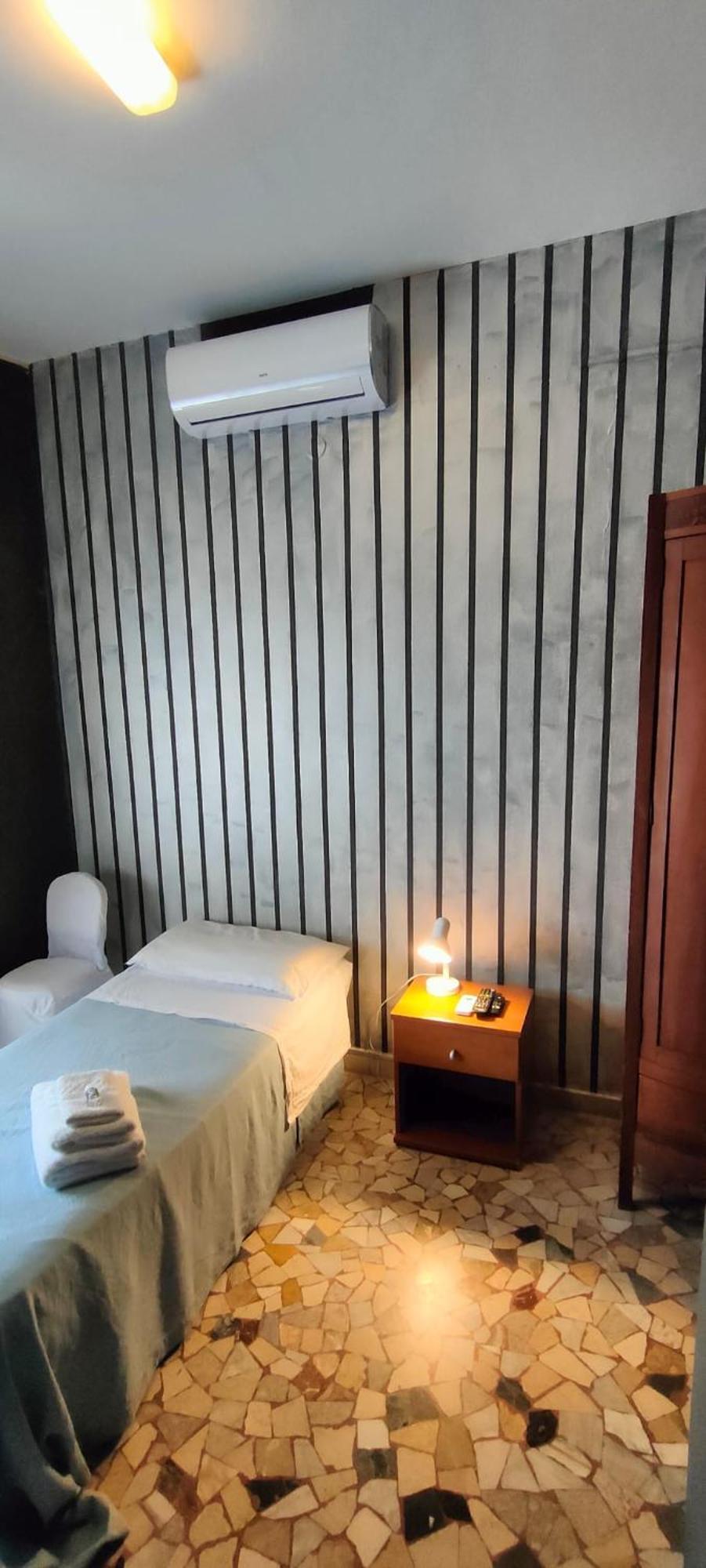 Sbarcatore Dei Turchi Hotel บรูโกลี ภายนอก รูปภาพ